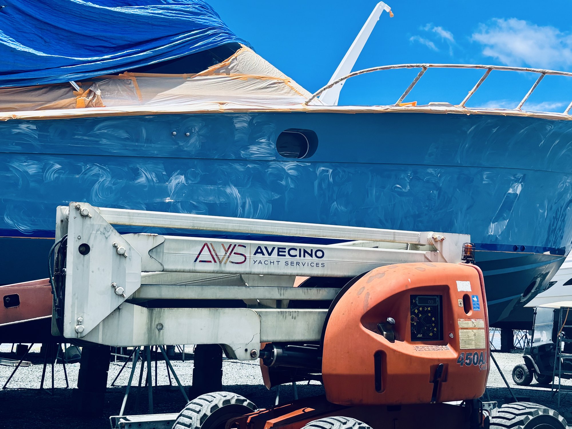 Velero en el varadero de AVYS